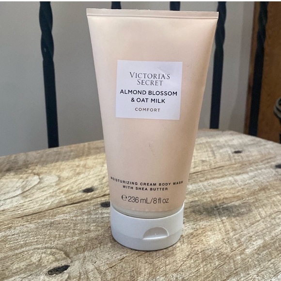 Victoria's Secret Other - Victoria's Secret Almond Blossom & Oat Milk Body Wash